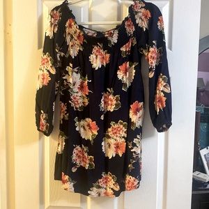 Off the should 3/4 length sleeve blue floral blouse